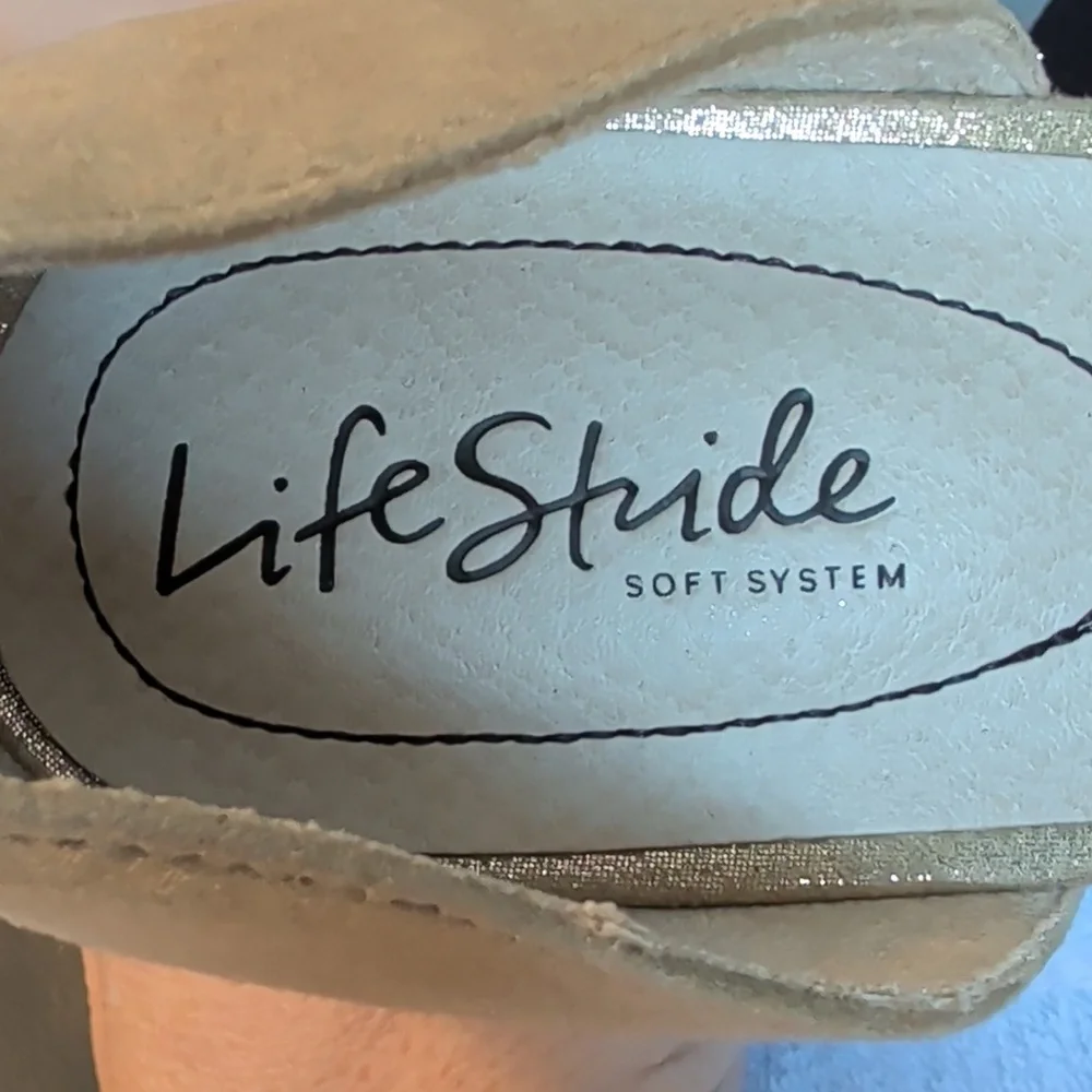 LifeStride Shimmer Gold Peep-Toe Pumps New Size 10